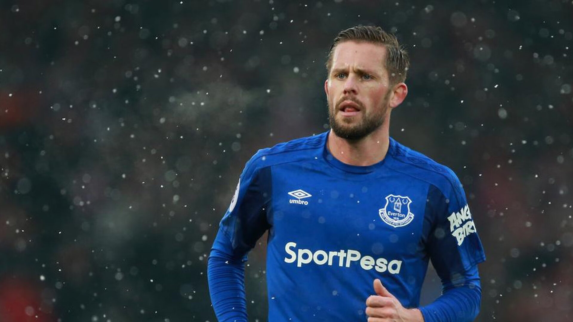 爱游戏大厅官网-英超最后冲刺：悬念拉满，激情无限！，英超最后几名降级